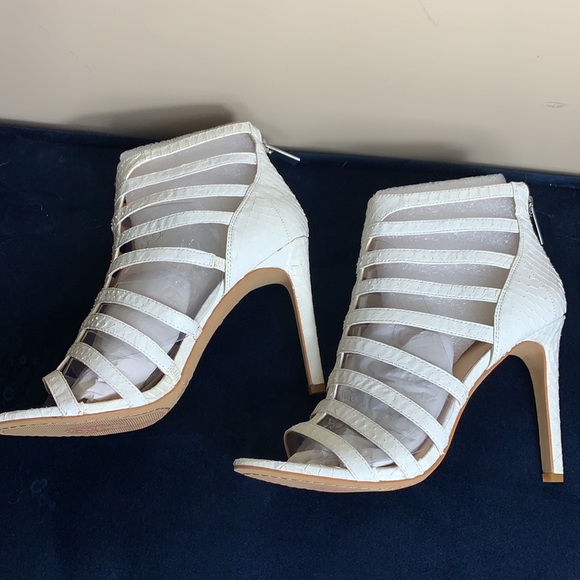 🆕 Vince Camuto Kamella Strappy Dress Sandals Women’s 8 1/2 M New! NWOT Ivory - Picture 7 of 9